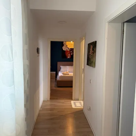 Pine House 2023 Villa