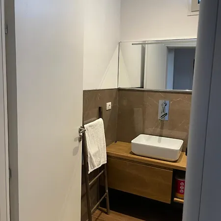 Pine House 2023 فيلة *