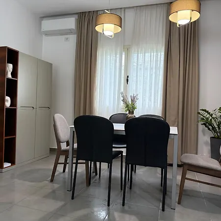 Pine House 2023 * Vlorë