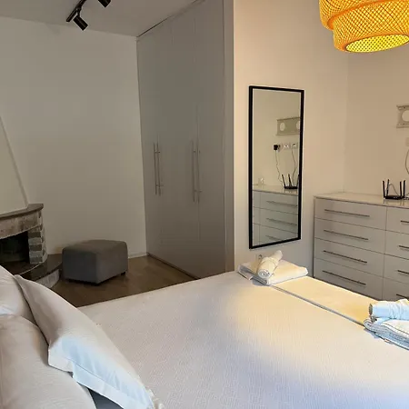 فيلة Pine House 2023 فلورا