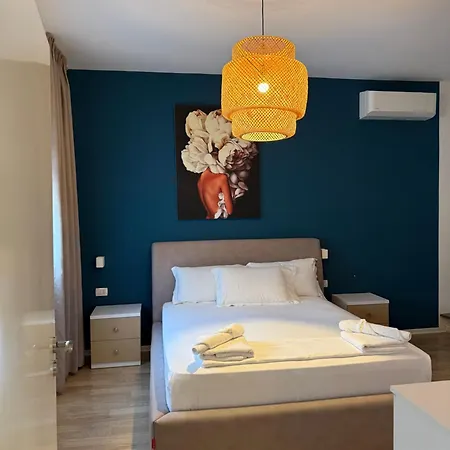 Pine House 2023 *