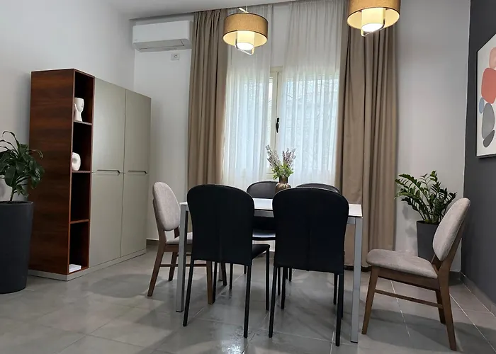 Pine House 2023 * Vlorë