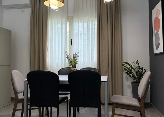 Pine House 2023 Vlorë